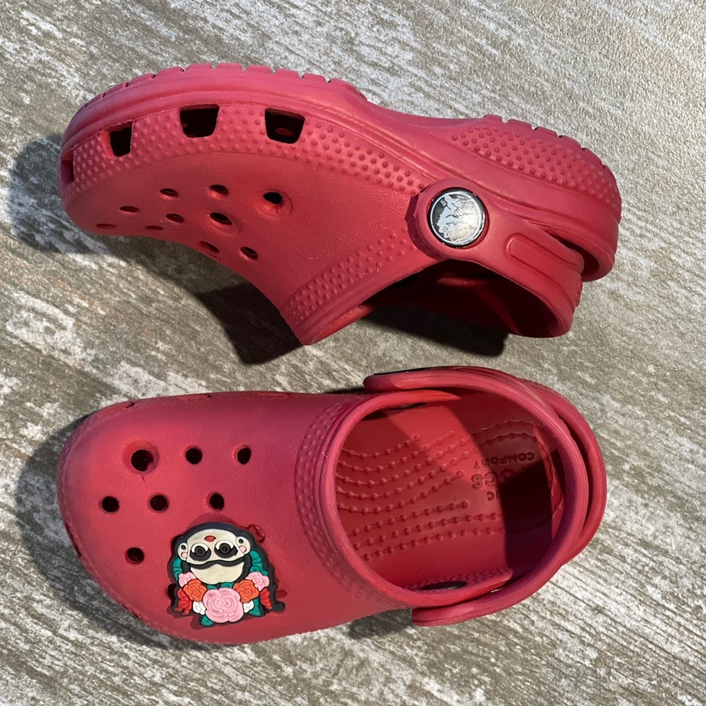 Red CROCS - Picture 2 of 3